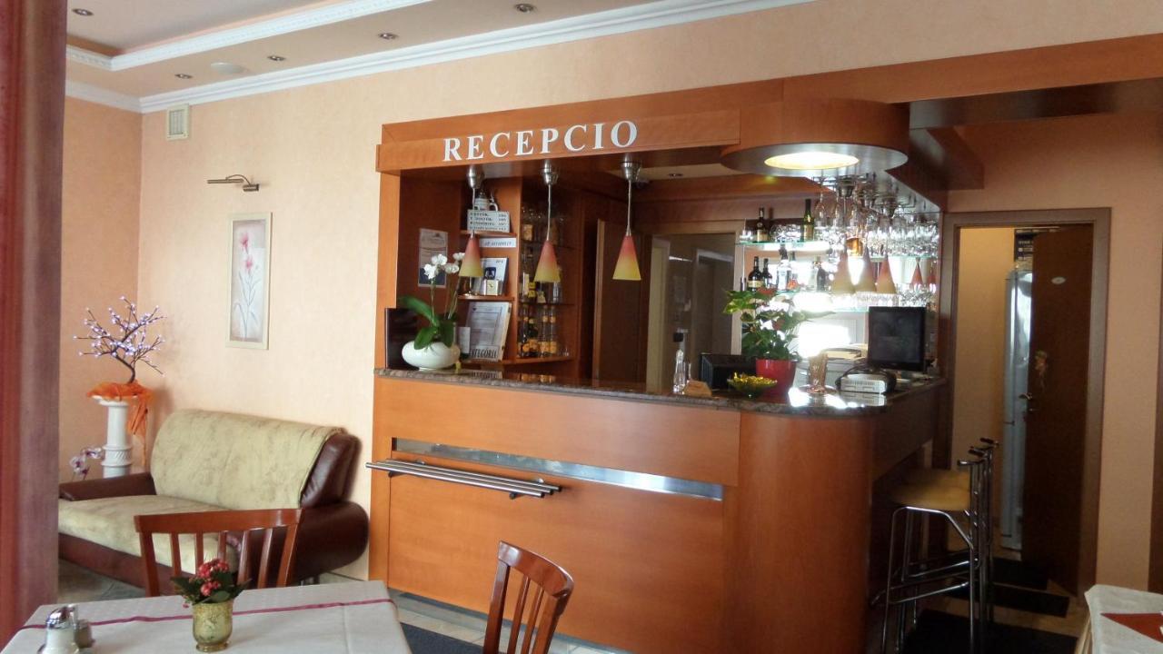 Hotel Isabell Győr Eksteriør bilde