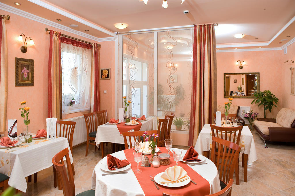 Hotel Isabell Győr Eksteriør bilde